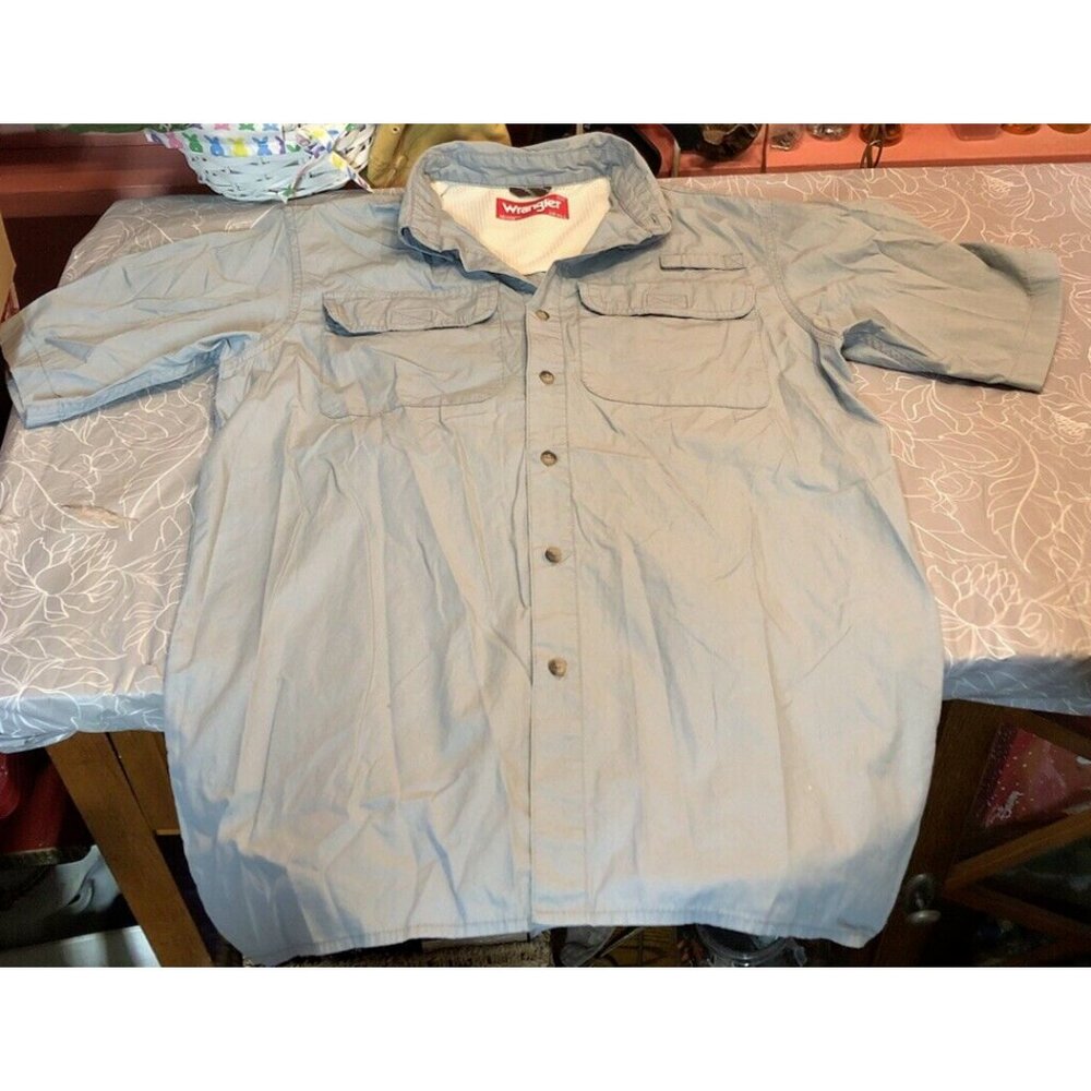 Wrangler Mens Shirt Small Blue Vented Short Sleeve Collared 2 Pocket Button Up